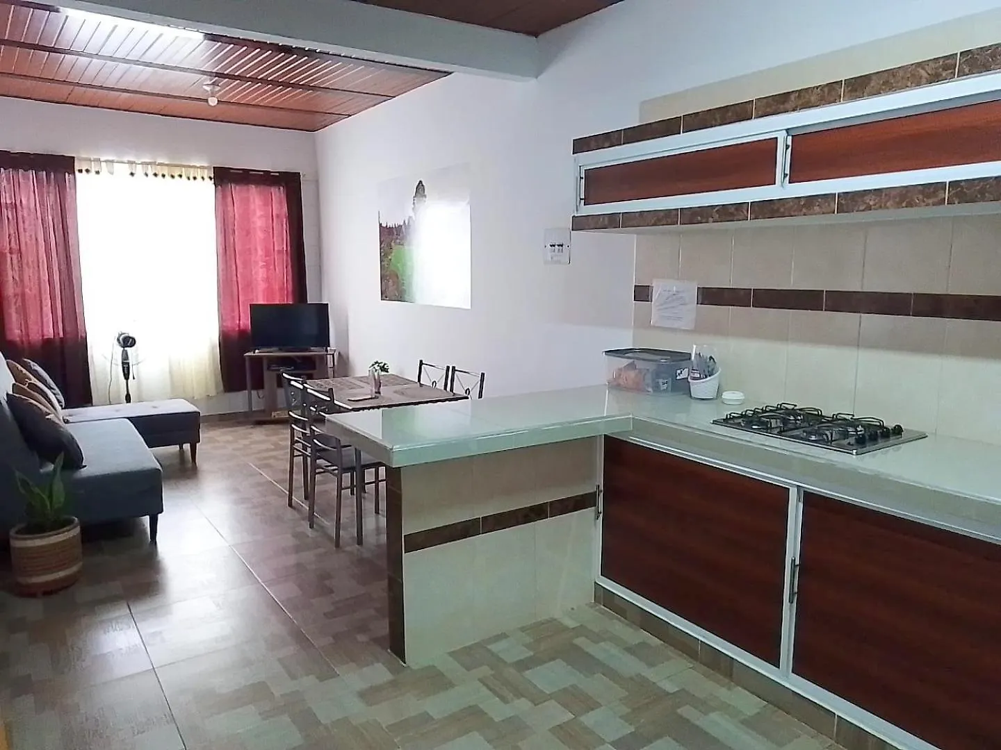 Comodo Apartamento Central En Barrio Semi Rural ビリャビセンシオ 0*,  コロンビア