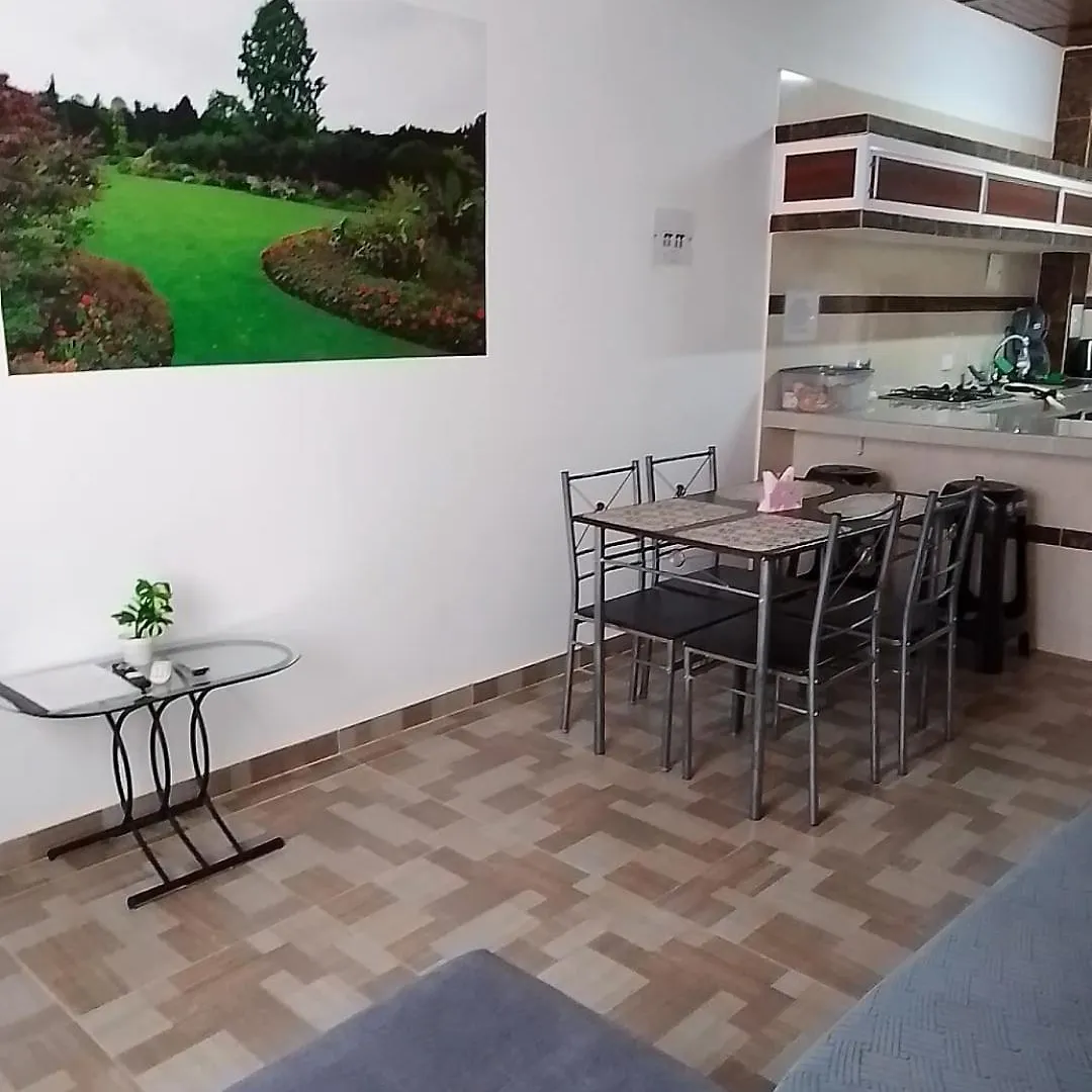 Comodo Apartamento Central En Barrio Semi Rural ビリャビセンシオ